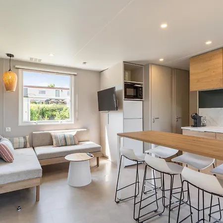 Maison De - Parc De Papillon *