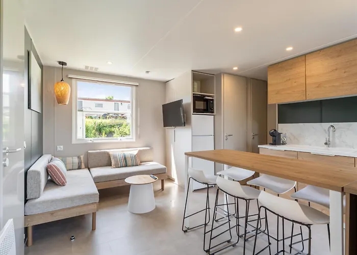 Maison De - Parc De Papillon *